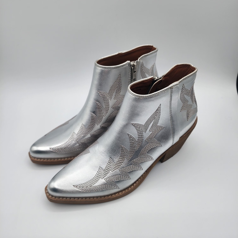BEAST FASHION Metallic Silver Ankle Booties